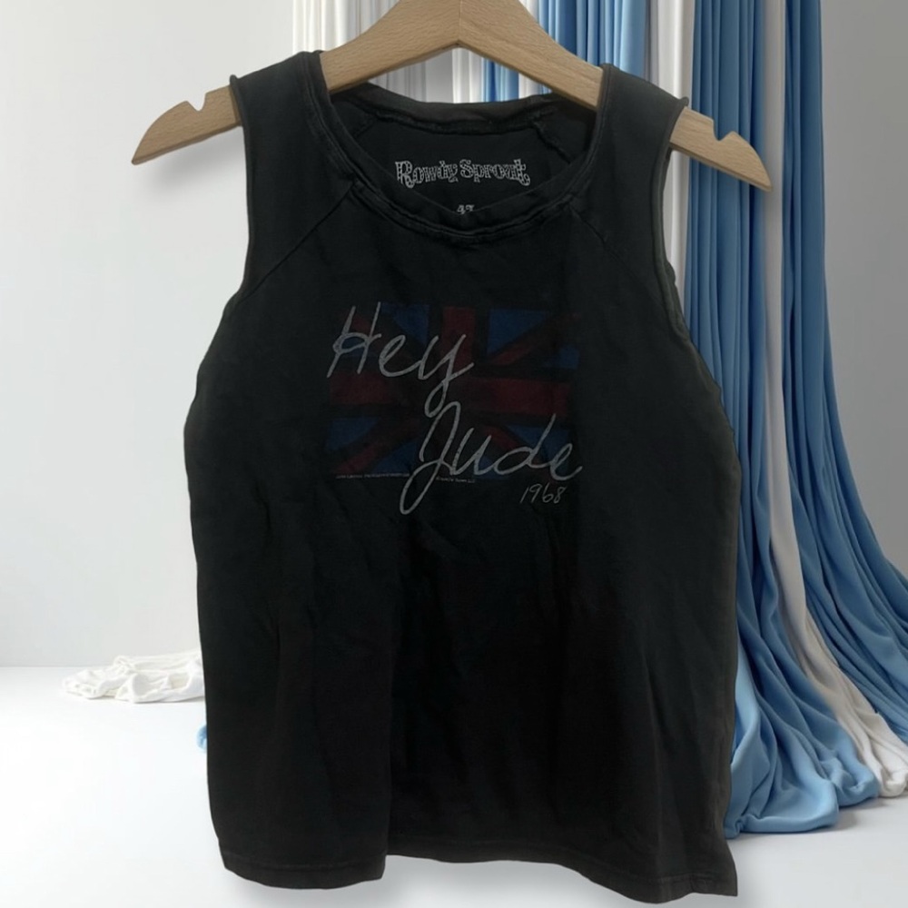 Rowdy Sprout Beatles Tank
Great condition
4T
Grey
